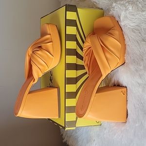 Circus NY by Sam Edelman Marianna Creamsicle Chunky Heel Sandal US 6